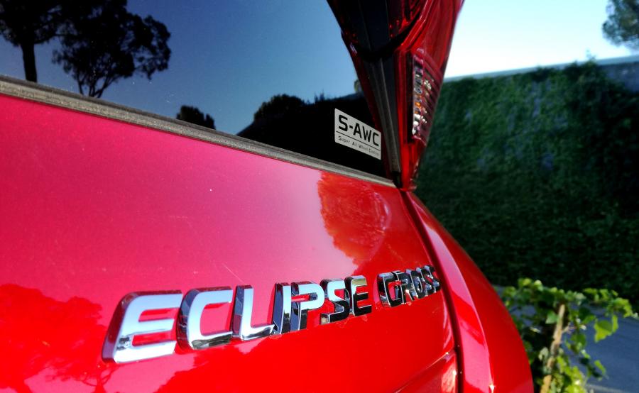 Zdjęcia Mitsubishi Eclipse Cross w Polsce znika na pniu