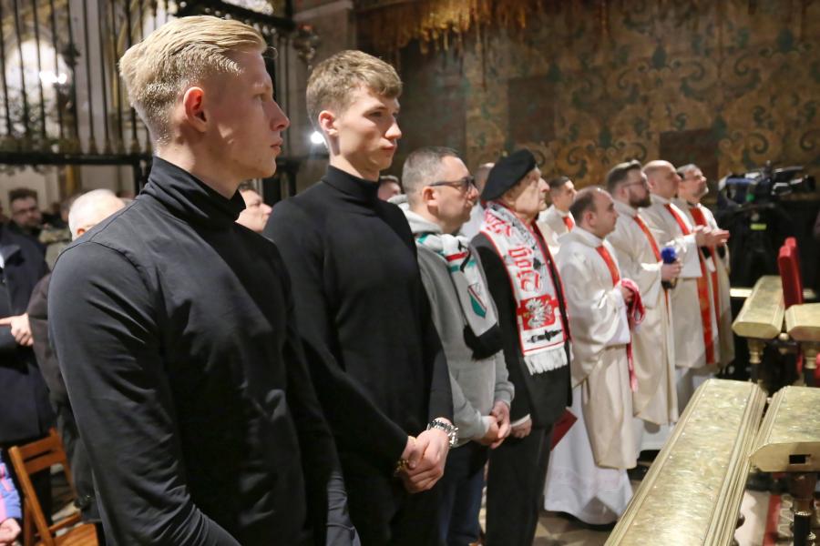 Msza św. w Kaplicy Cudownego Obrazu. XI Patriotyczna Pielgrzymka kibiców na Jasną Górę