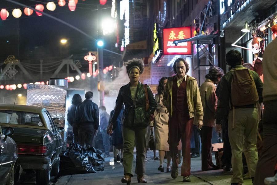 "Joker" w kinach od 4 października. © 2019 Warner Bros. Entertainment Inc