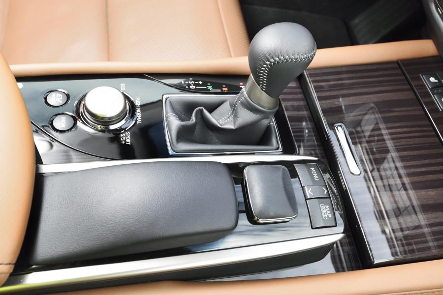 Lexus GS 300h - zdjęcie poglądowe