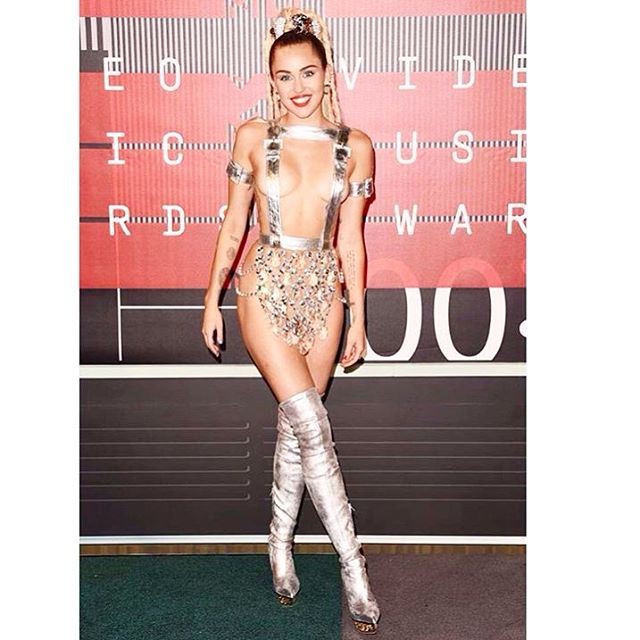 Miley Cyrus na gali MTV Video Music Awards 2015