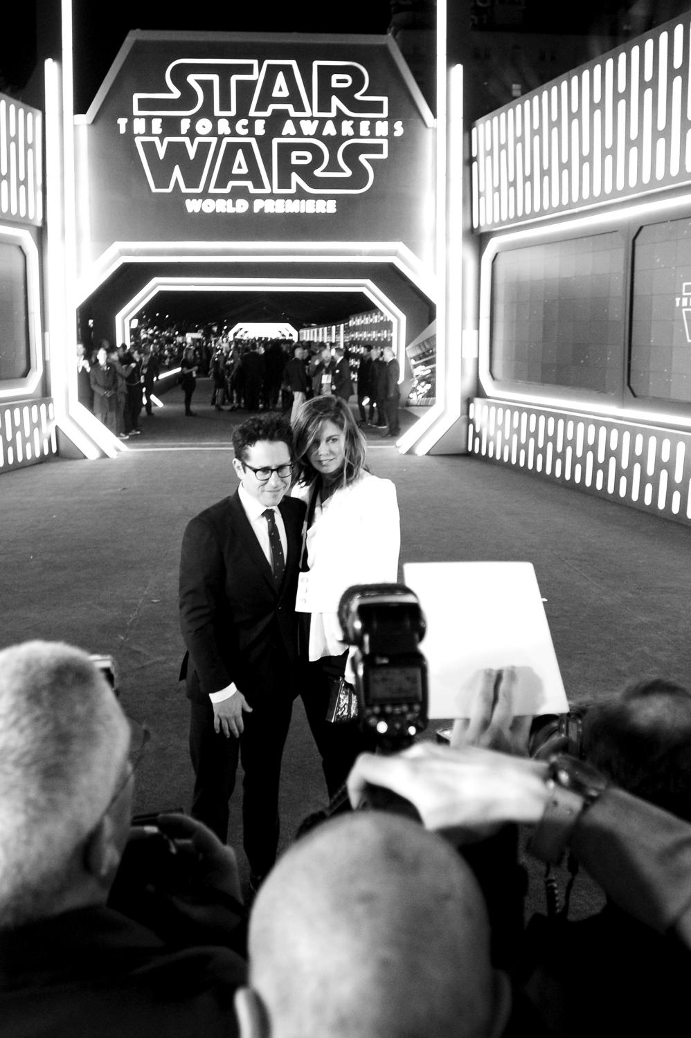 J.J. Abrams i Katie McGrath na premierze "Gwiezdnych wojen"