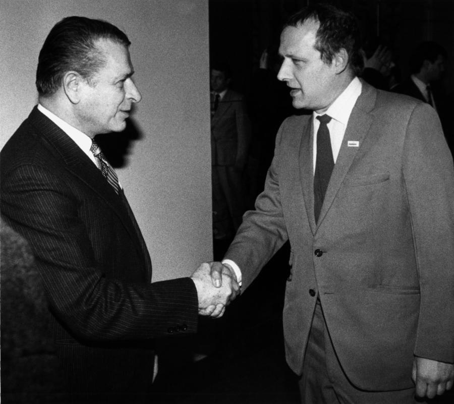 Komentarze: Specsłużby PRL szykowały zamach na Adama Michnika ...